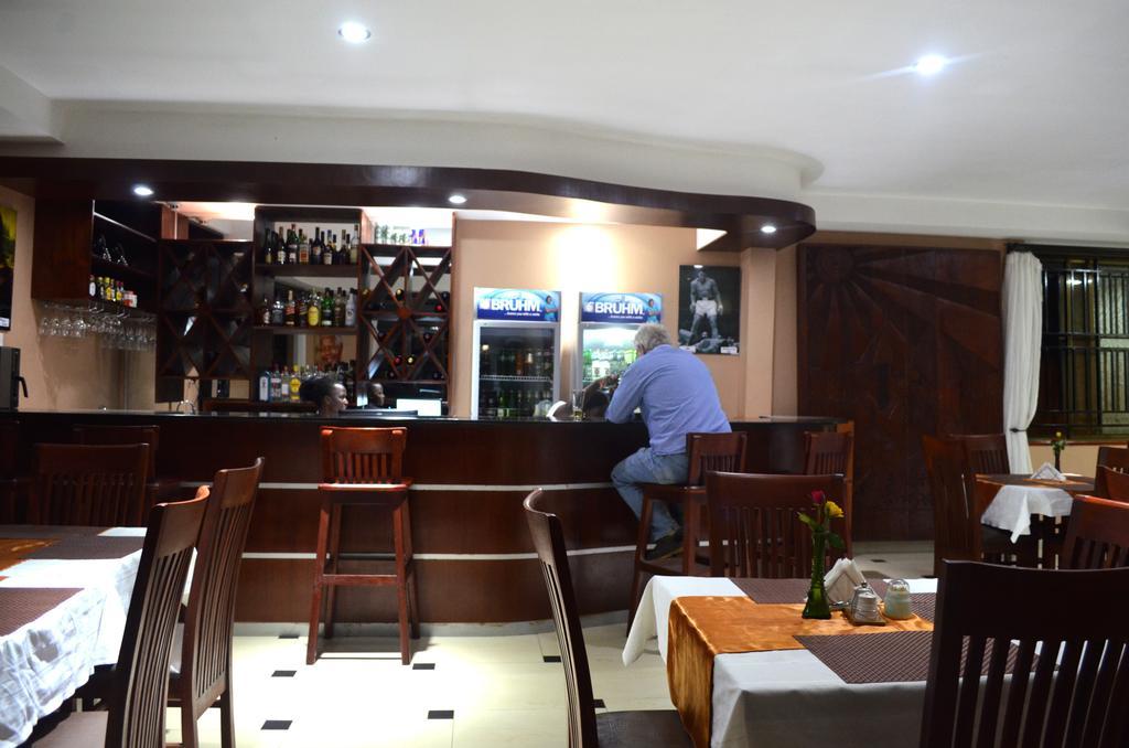 Marie'S Royale Hotel Kampala Esterno foto