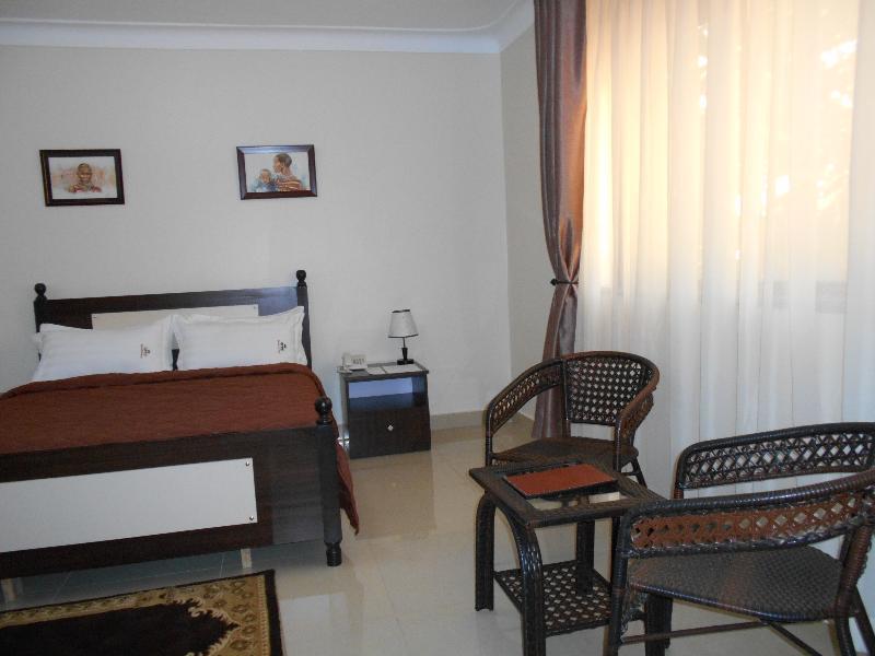 Marie'S Royale Hotel Kampala Esterno foto