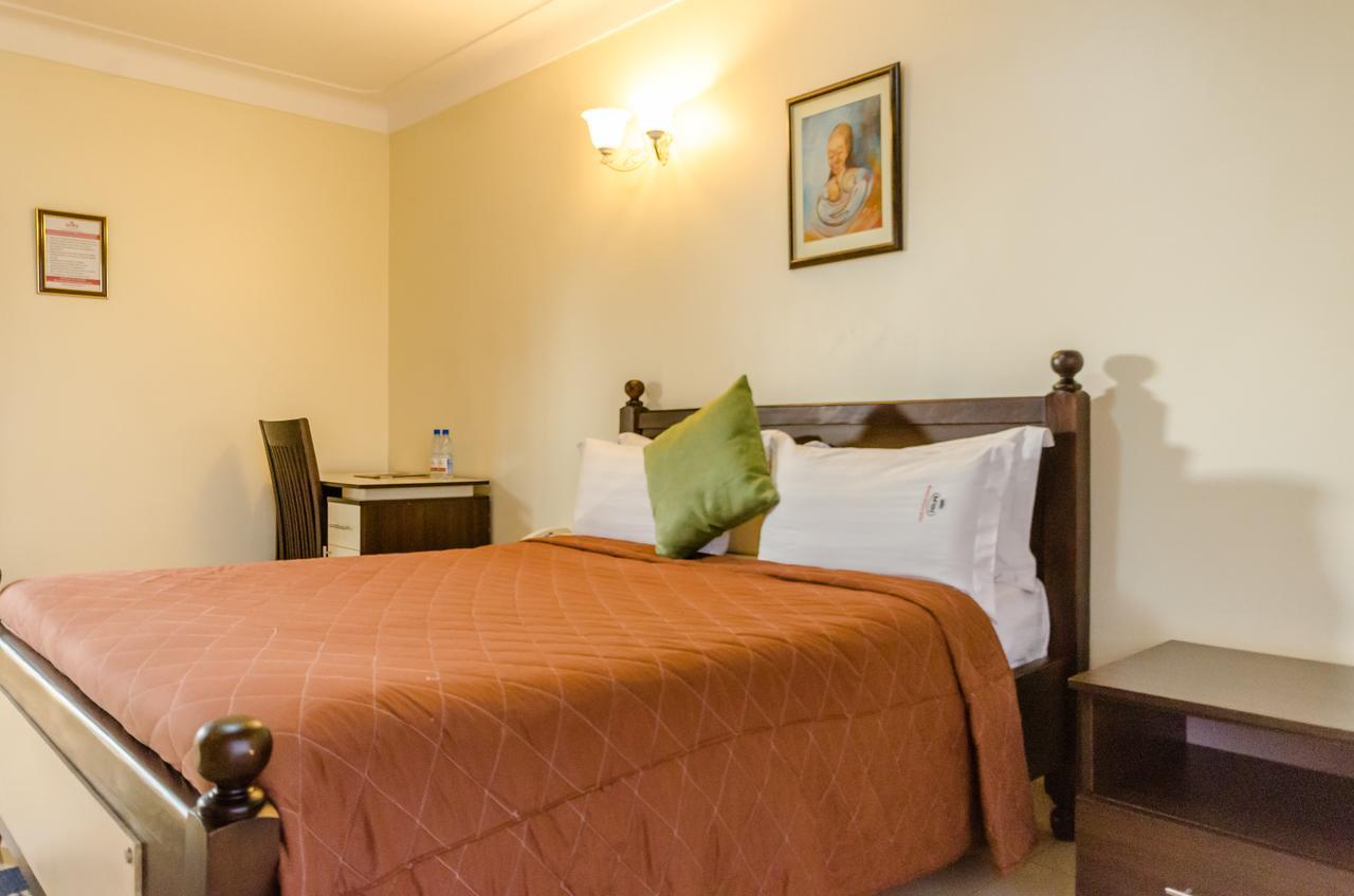 Marie'S Royale Hotel Kampala Esterno foto